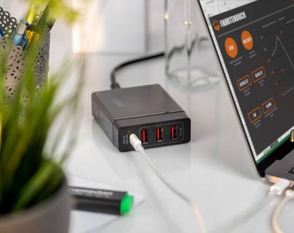 Laden (Mehr Power, Mehr Möglichkeiten) Laden (Mehr Power, Mehr Möglichkeiten)